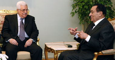 مبارك يلتقى عباس لبحث جهود السلام
