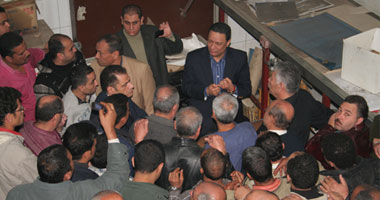 كرم جبر يستجيب لمطالب العاملين بـ "روز اليوسف"