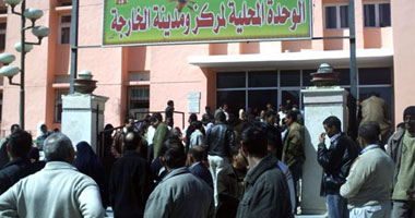 عمال "الخارجة" يهددون بوقف محطات المياه بالوادى الجديد