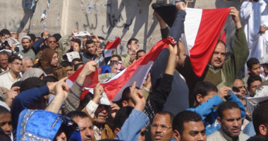 "شباب الثورة" يدعو لجمعة الاستمرار ومحاكمة رموز النظام السابق