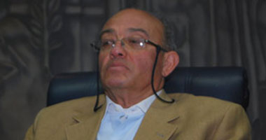 وزير القوى العاملة يلتقى العالقين بمنفذ السلوم 