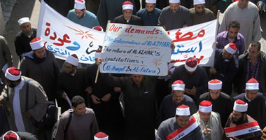 دعاة الأوقاف يتظاهرون للمطالبة بنقل تبعيتهم للأزهر