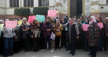 عاملو التنظيم والإدارة بأسيوط يطالبون بمساواتهم بزملائهم
