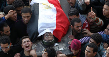 مسيرة صامتة بالشموع على أرواح ضحايا ميدان التحرير