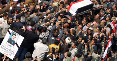 ثوار التحرير يشيعون جنازة الصحفى محمد أحمد محمود