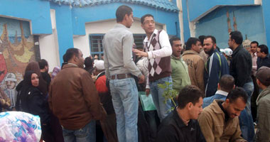 أبناء السويس يطالبون بحقهم فى التعيين بقطاع البترول