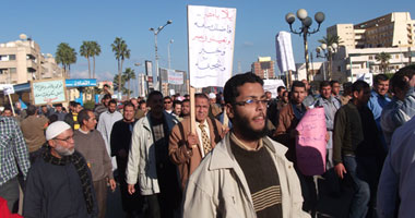 آلاف المواطنين بكفر الشيخ يطالبون بتنحى الرئيس