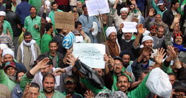 إضراب عمال النظافة بجهاز تنمية مدينة الصالحية بالشرقية