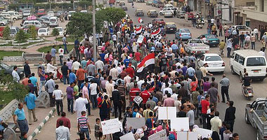 خروج عمال المحلة فى مسيرة حاشدة للمطالبة بإسقاط النظام