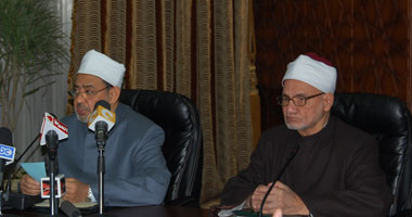 "الطيب" فى مؤتمر صحفى عن انتقادات القانون "103": سعيت بكل إخلاص لاستقلال الأزهر وانتخاب شيخه.. وليس من أخلاقى ولا تربيتى انتقاء قوم يختاروننى.. واللوائح سيضعها الأزهريون