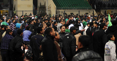 جماهير المصرى تحاول اقتحام المبنى الإدارى للقناة وإصابة 4 مواطنين 