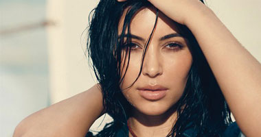 صورة مثيرة لكيم كارداشيان على غلاف مجلة Allure الأمريكية