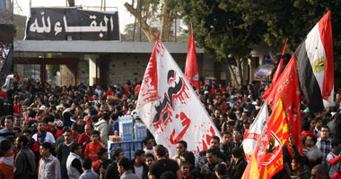 الأمن ينجح فى إقناع الألتراس بالانسحاب من الأهلى