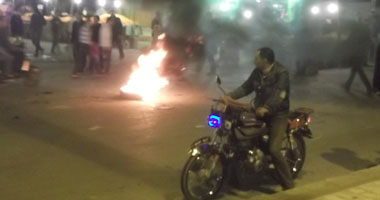 شلل فى الحركة المرورية بالسويس بعد قطع محتجين طريق الجيش