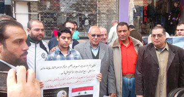 العوا يدعم حملة إنقاذ سوريا فى جولته الانتخابية بالمحلة