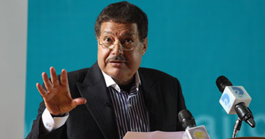 الدكتور زويل ينعى الرمز الوطنى الراحل منصور حسن