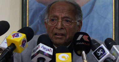رفعت السعيد: قرار الدستورية ليس "إلهيا" حتى لا نطعن عليه..والإخوان وافقوا على المادة 28 بعد تربعهم على عرش البرلمان ورفضوها قبل الثورة.. والمجلس العسكرى يميل إليهم فى جميع قراراته