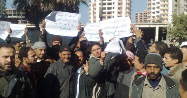 بالصور.. المنصورة مقلب قمامة كبير بعد اعتصام عمال النظافة والسائقين 