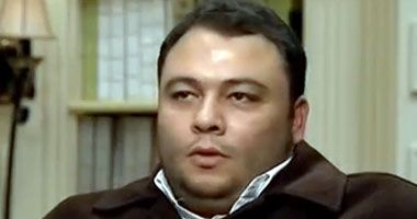 شريف البحيرى الشاهد الرئيسى بقضية "الجندى" يصف ضباطا عذبوا الشهيد.. ويؤكد: تجولت و13 من الإخوان داخل غرف التعذيب.. وصفحة الشرطة المصرية: النيابة فتشت معسكر الجبل الأحمر ولم تجد أى معتقل 