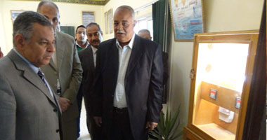 بالفيديو.. “محافظ المنيا” يعيد توزيع المعلمين لسد العجز فى مدارس القرى