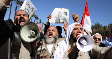 متظاهرو سوهاج يهتفون: "يا قضاء طهر نفسك قبل الشعب ما ينسف أهلك"