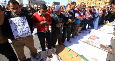 صلاة الجمعة ومظاهرات فى التحرير