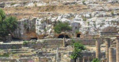 العثور على مقبرة قديمة فى بيرو تعود إلى 5 آلاف سنة