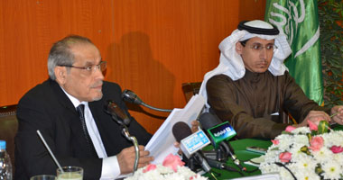 جامعة الملك سعود تهدى مطبوعاتها لمكتبة الإسكندرية
