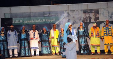 عروض فنية بالسوق السياحى بأبو سمبل على هامش ظاهرة التعامد