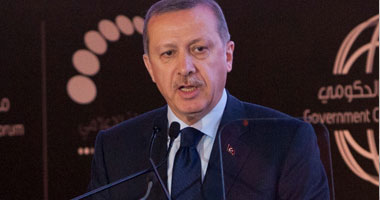 مراسل صحيفة تركية يشبه أردوغان بهتلر 