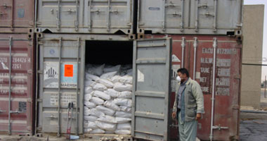 بالصور..7 آلاف طن مبيدات حشرية منتهية الصلاحية بمخازن الحكومة تصيب المصريين بالسرطان..ونائب لجنة المبيدات السابق: النيابة تتحفظ على 10 حاويات محرمة دوليا..وبنك الائتمان:"مش مسئوليتى"