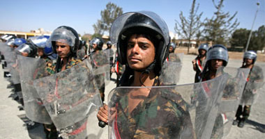 الداخلية اليمنية: أمن مطار عدن يوقف أجنبيا اسمه على القائمة السوداء 