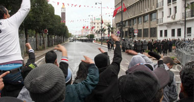 سلفيون يقيمون "خيمة دعوية" داخل جامعة تونسية رغم الحظر الحكومى
