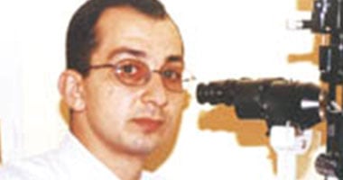 طبيب عيون: احذروا التعرض للأتربة يصيبكم بتقرحات وعتامات القرنية