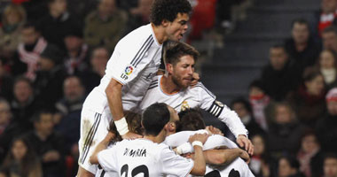 ديلجادو حكماً للديربى المدريدى بين الريال وأتليتكو