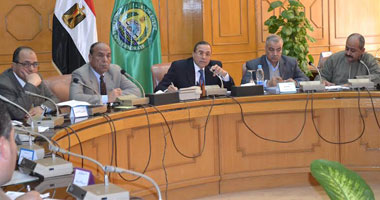 المحافظ: مهلة حتى أول مارس لتوفيق أوضاع قرى القنطرة شرق مع الكهرباء