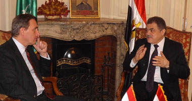 بالصور.. السيد البدوى يلتقى سفير هولندا بالقاهرة بمقر حزب الوفد