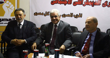 حمدين صباحى يلتقى قادة الحزب المصرى الديمقراطى