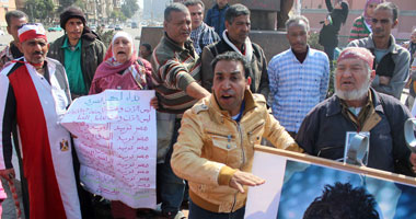 مصابو الثورة يتقدمون بطلبات العلاج لمجلس الوزراء