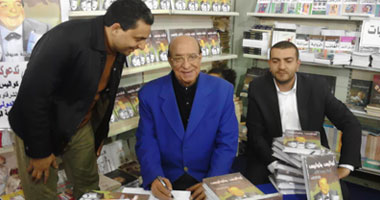 بالصور.. مكتبة مدبولى تحتفل بتوقيع "كواليس وكوابيس" لجلال الشرقاوى