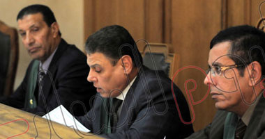 المستشار محمد شيرين فهمى قاضى "حبارة" يتسم بالجرأة والحسم.. فصل فى دعاوى شغلت الرأى العام منها "الريان" و"الممرضة عايدة".. وحبس "أبو إسماعيل" عامًا فى إهانة القضاء أثناء محاكمته فى تزوير جنسية والدته