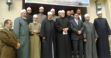 علماء الأزهر والأوقاف من منابر الإسكندرية للشباب: مصر لن تنهض إلا بكم فاعملوا من أجلها.. ومنزلة الطائع منكم لله تعالى تلى الإمام العادل.. وما حدث فى الجامعات مؤخرا لا يتفق ومروءة ونخوة طلاب العلم