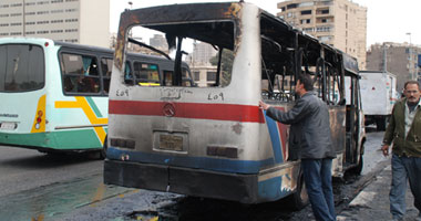 اشتعال النيران فى أتوبيس نقل عام بالنزهة
