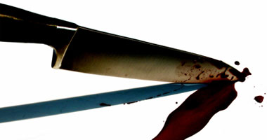 الأم استعانت بعشيقها فى ذبح ابنتها 