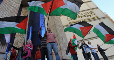 تظاهر العشرات أمام "الصحفيين" لمناصرة الأقصى