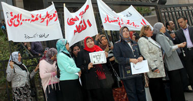 فى ذكرى يوم المرأة العالمى 8 مارس.. "عائشة" و"وداد" و"أمل" نساء بـ"100 راجل".. حركن الاعتصامات العمالية ودافعن عن حقوقهن حتى النهاية
