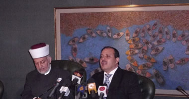  إمام الأقصى: الحفريات الإسرائيلية تسقط المسجد قريبا 