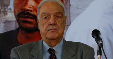 "الطويل" يتوقع تراجع البرادعى عن مبادرة تعديل الدستور