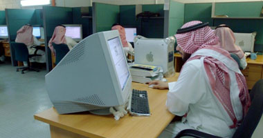 الوطن السعودية: الموظفون تركوا أعمالهم للفوز بالإعانة