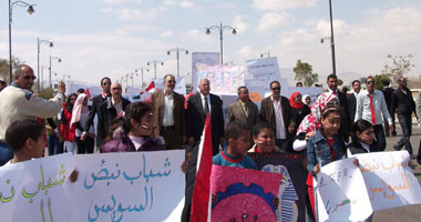 مسيرة شبابية لتنشيط السياحة فى السويس